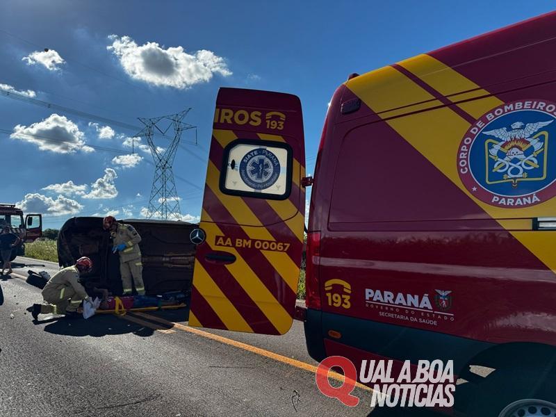 Motorista e criança de cinco anos ficam feridos após carro capotar na PR-491, na Região