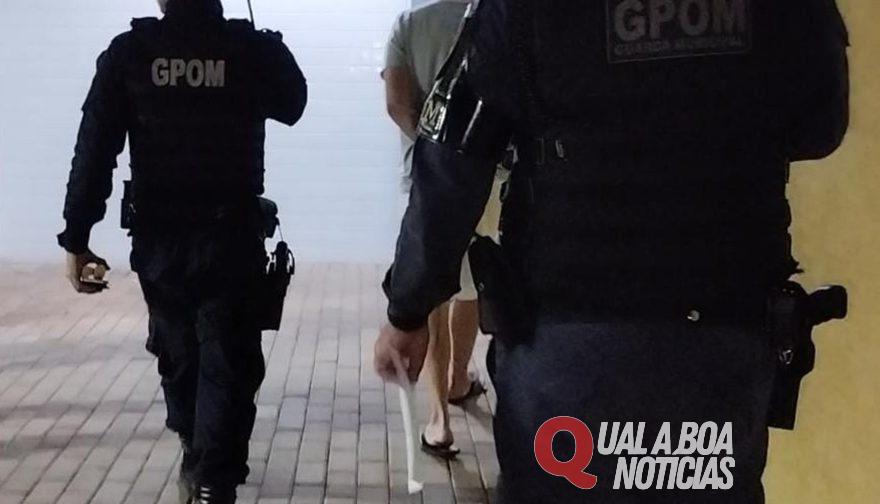 Cascavel: Condutor faz ‘cavalo de pau’ na frente da GM e é preso por embriaguez