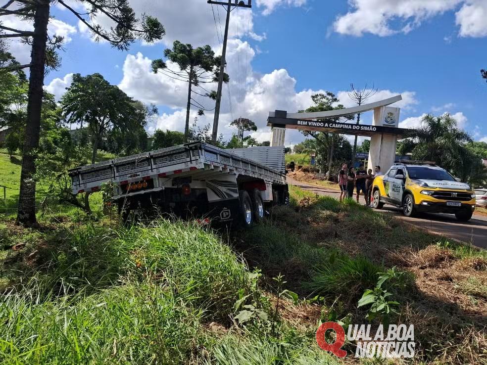 Jovens perde a vida em colisão na PR-825; Caminhão invade pista contrária e atinge moto