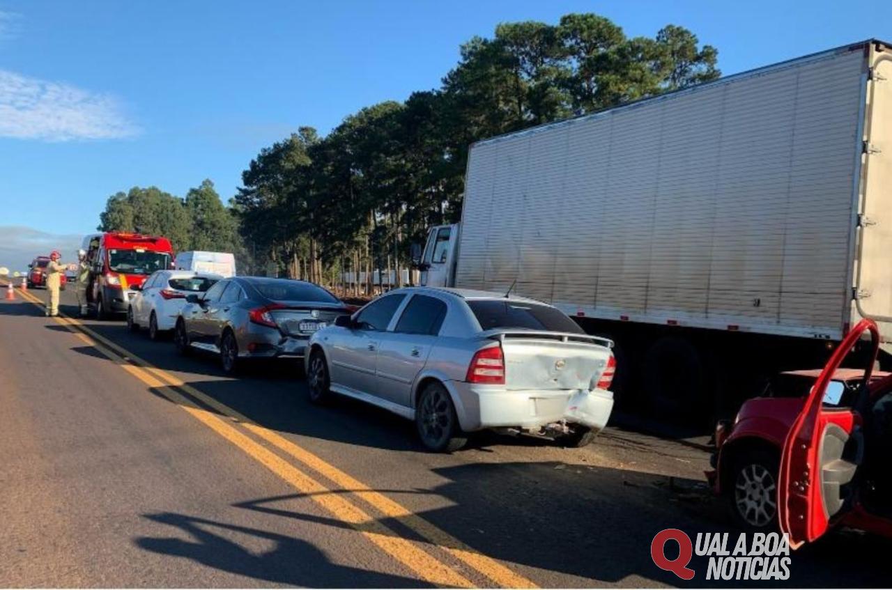 Em Cascavel: Engavetamento é registrado na BR-277, o acidente envolveu quatro carros