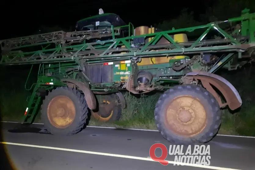 Acidente na PR-555 entre carro e pulverizador agrícola deixa feridos