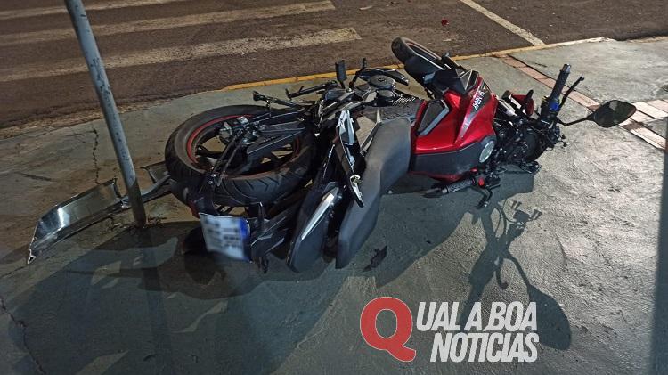 Colisão é registrada no  Jardim Concórdia em Toledo; Moto é arremessada em frente calçada de comercio