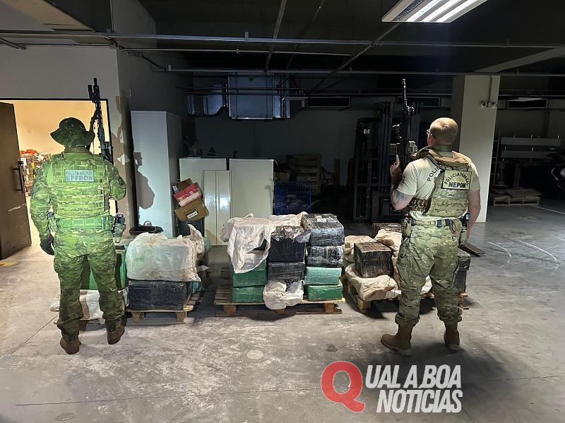 Mais de 1,2 tonelada de maconha é abandonada por traficantes em Mercedes