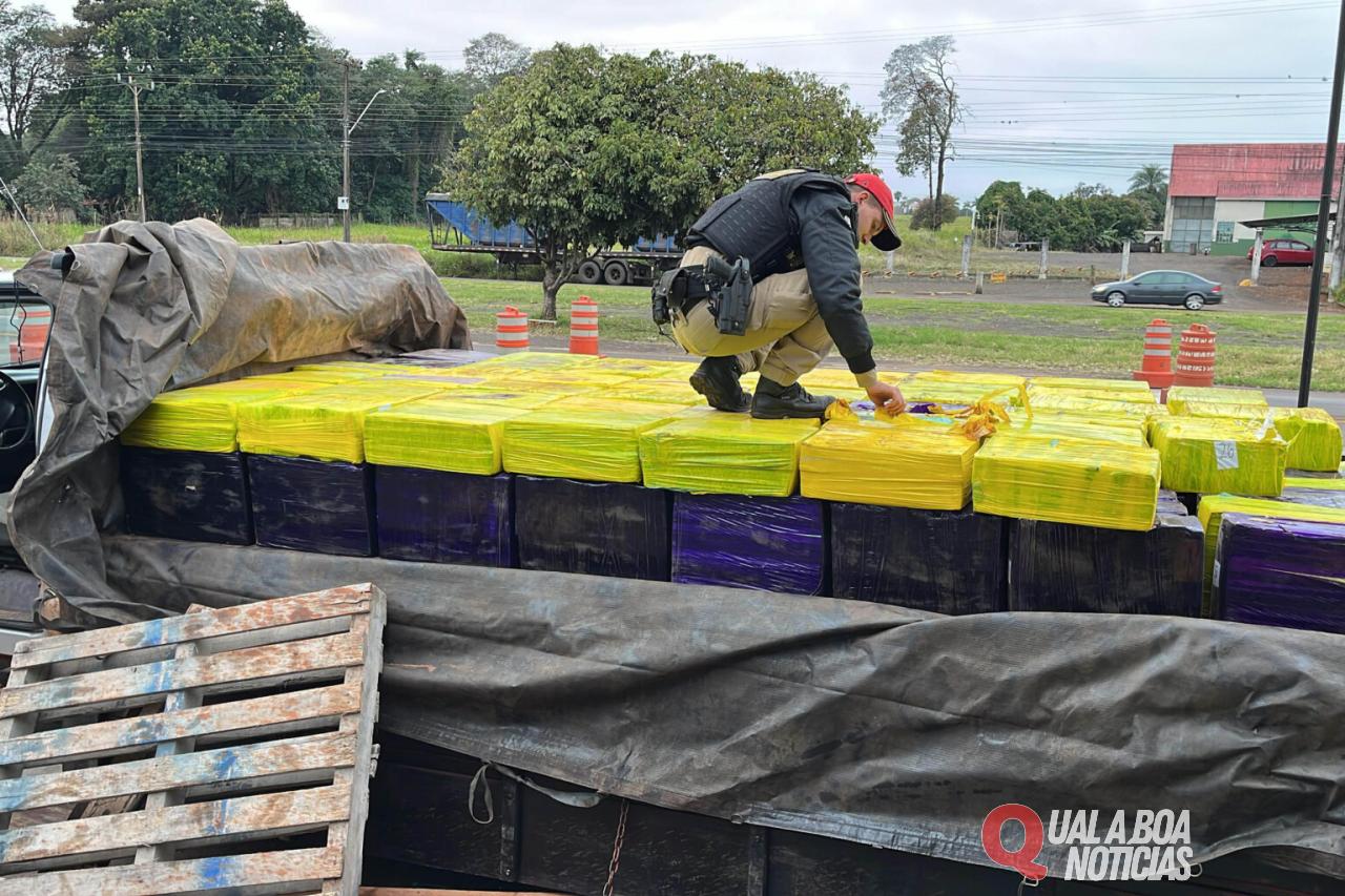 PM apreende caminhão com mais de 3 toneladas de maconha, no norte do Paraná