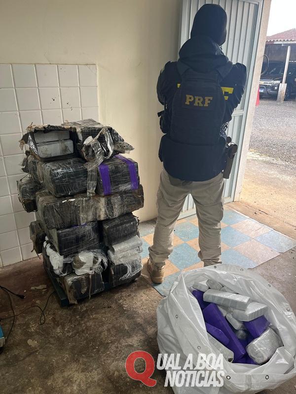 PRF apreende 236 kg de maconha e recupera carro furtado após perseguição na BR-277