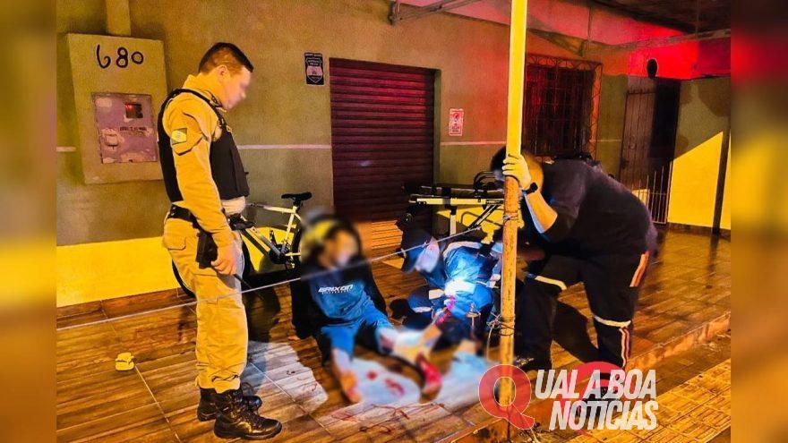 Homem é esfaqueado pela companheira após agressão em Foz do Iguaçu