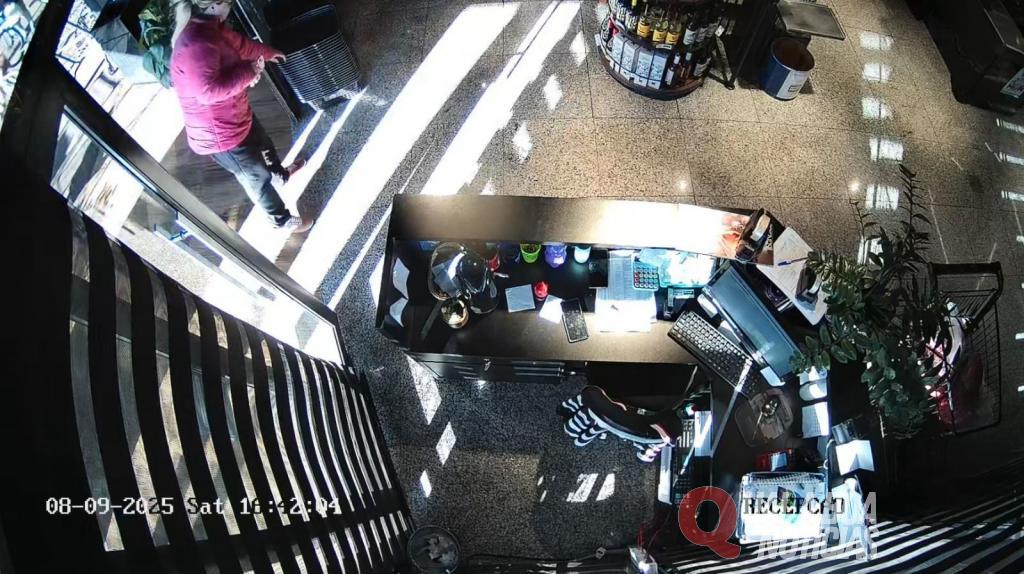 Mulher é presa em operação da Polícia Civil suspeita de furtar comércios e traficar drogas em Toledo