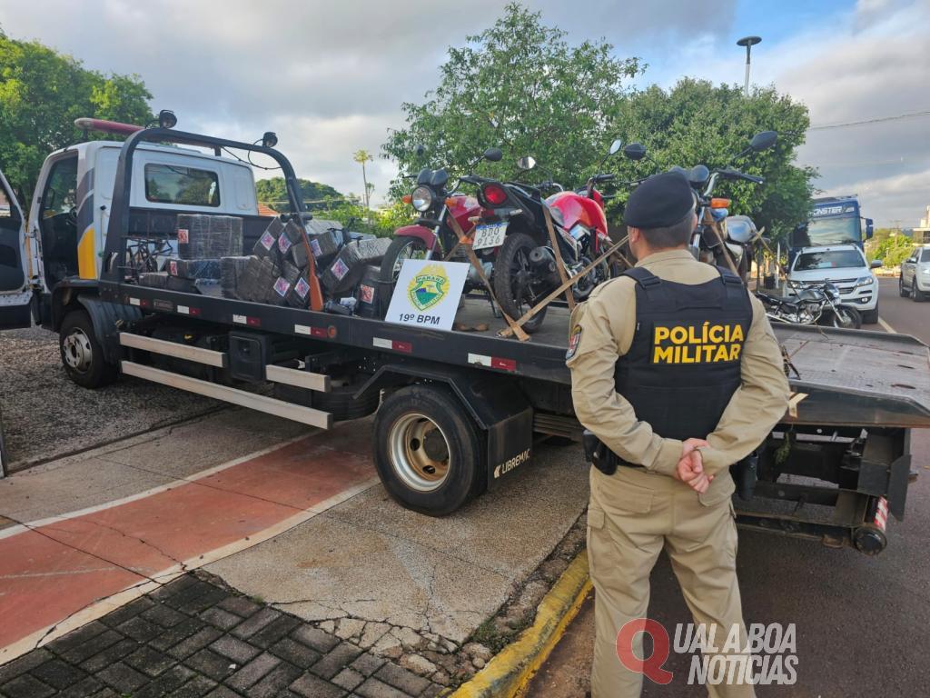 Polícia apreende 557 kg de maconha, motocicletas furtadas e armas em residência de Mercedes