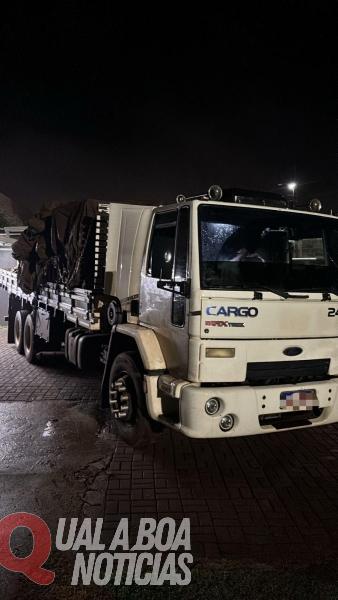 Polícia Militar apreende caminhão com carga ilegal de celulares em Corbélia