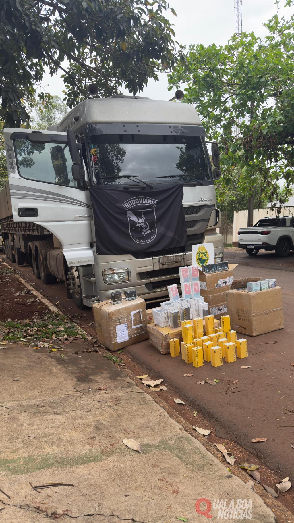 Polícia Rodoviária apreende caminhão com R$ 300 mil em produtos contrabandeados na BR-163, em Guaíra