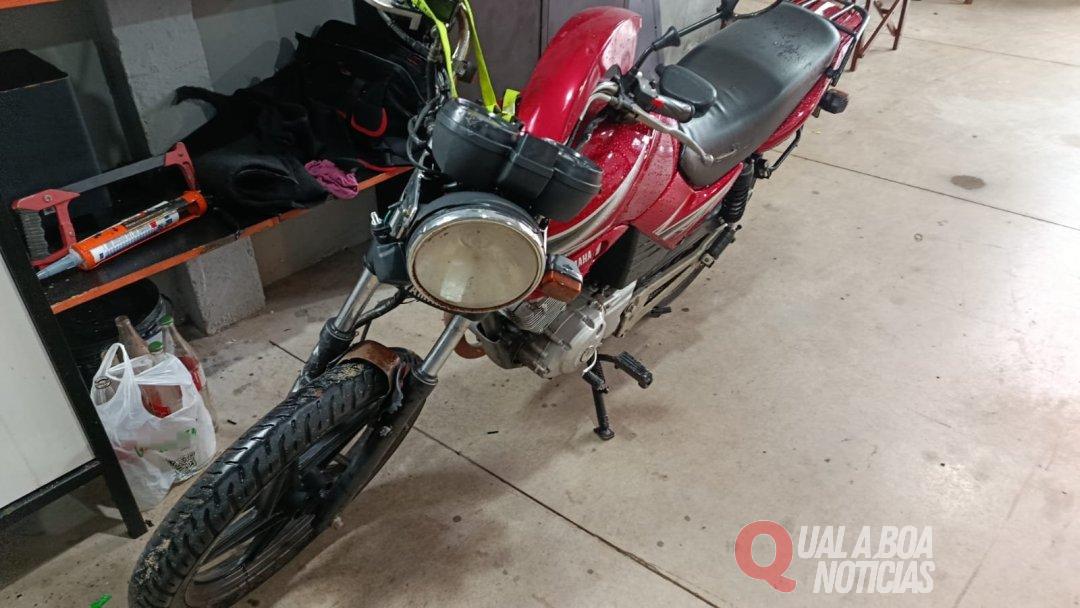Entrada de utilitário na pista provoca colisão e deixa motociclista de 17 anos ferido na Vila Operária, em Toledo