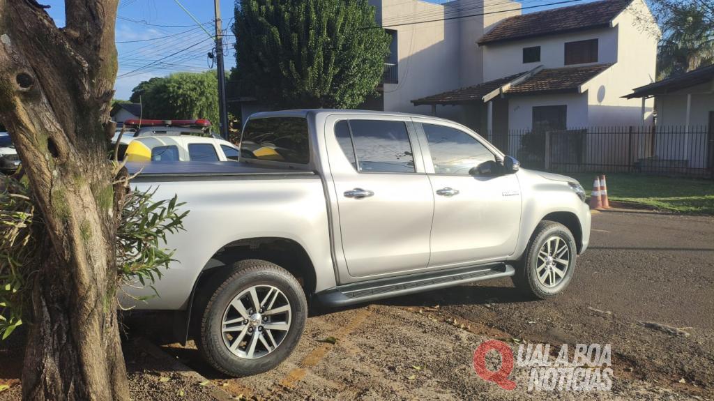 Polícia Militar recupera Hilux furtada e prende dois suspeitos
