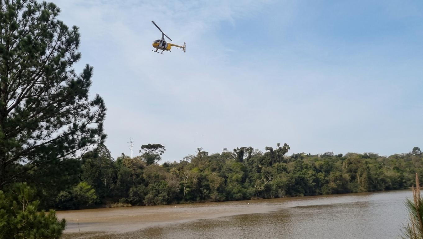 Operação ganha reforço de helicóptero e sonar em buscas por homem desaparecido em lago de Cascavel