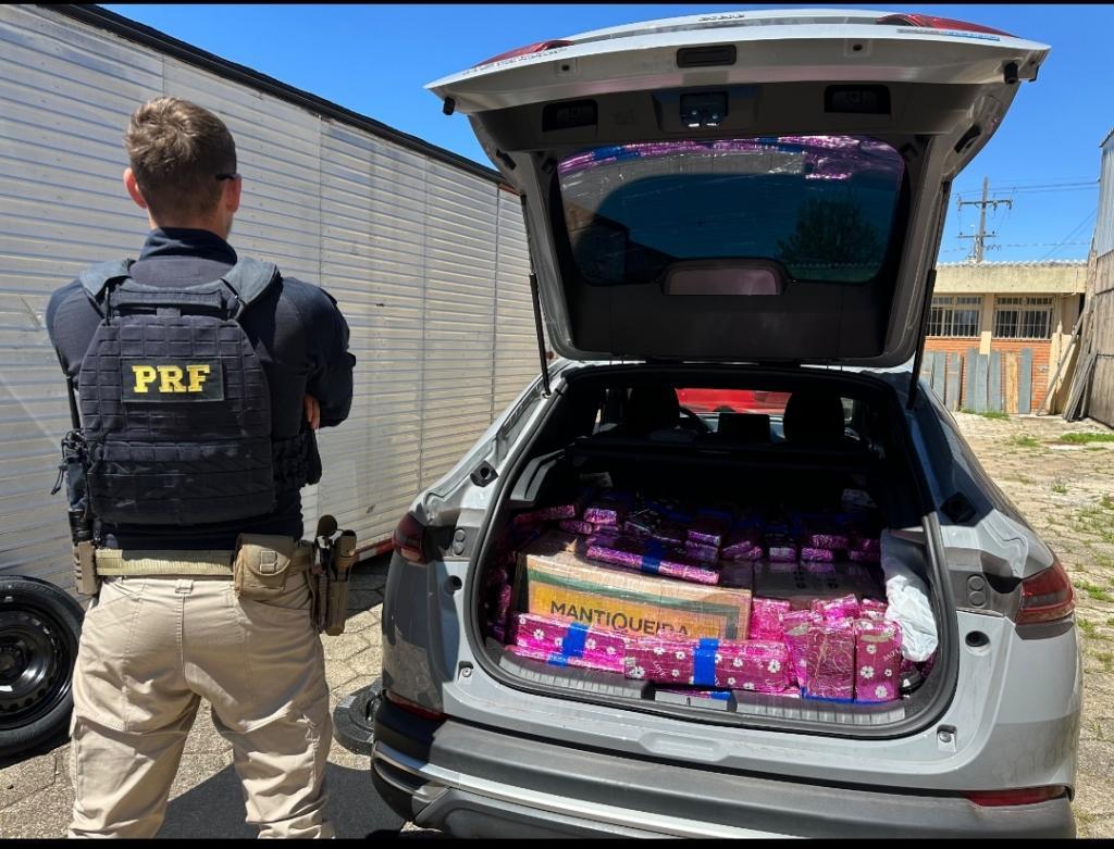 Casal é preso com 362 kg de maconha e filho de 2 anos no carro na BR-277, no Paraná