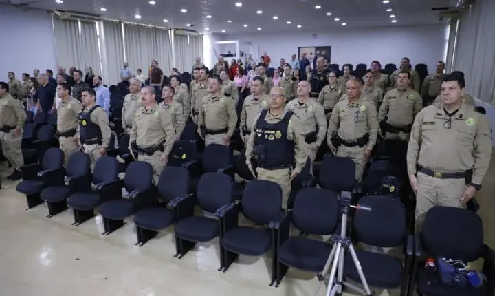 Polícia Militar do Paraná comemora 172 anos com solenidades e condecorações no Oeste do Estado